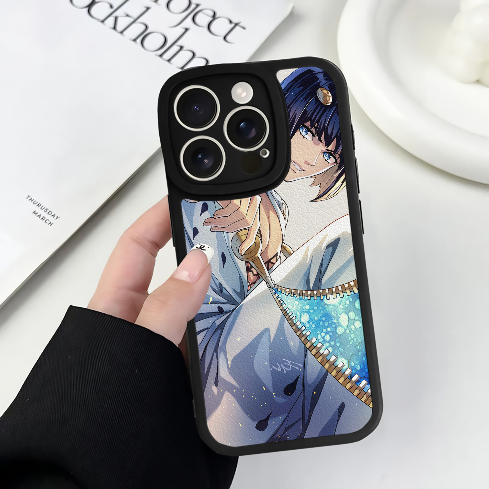 （画像用） ジョジョの奇妙な冒険 JoJo's Bizarre Adventure 【iPhone 16シリーズ対応】シリコンスマホケース（レザー調） 材質：シリコン